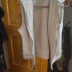 Liz Claiborne Off-White Sherpa Vest